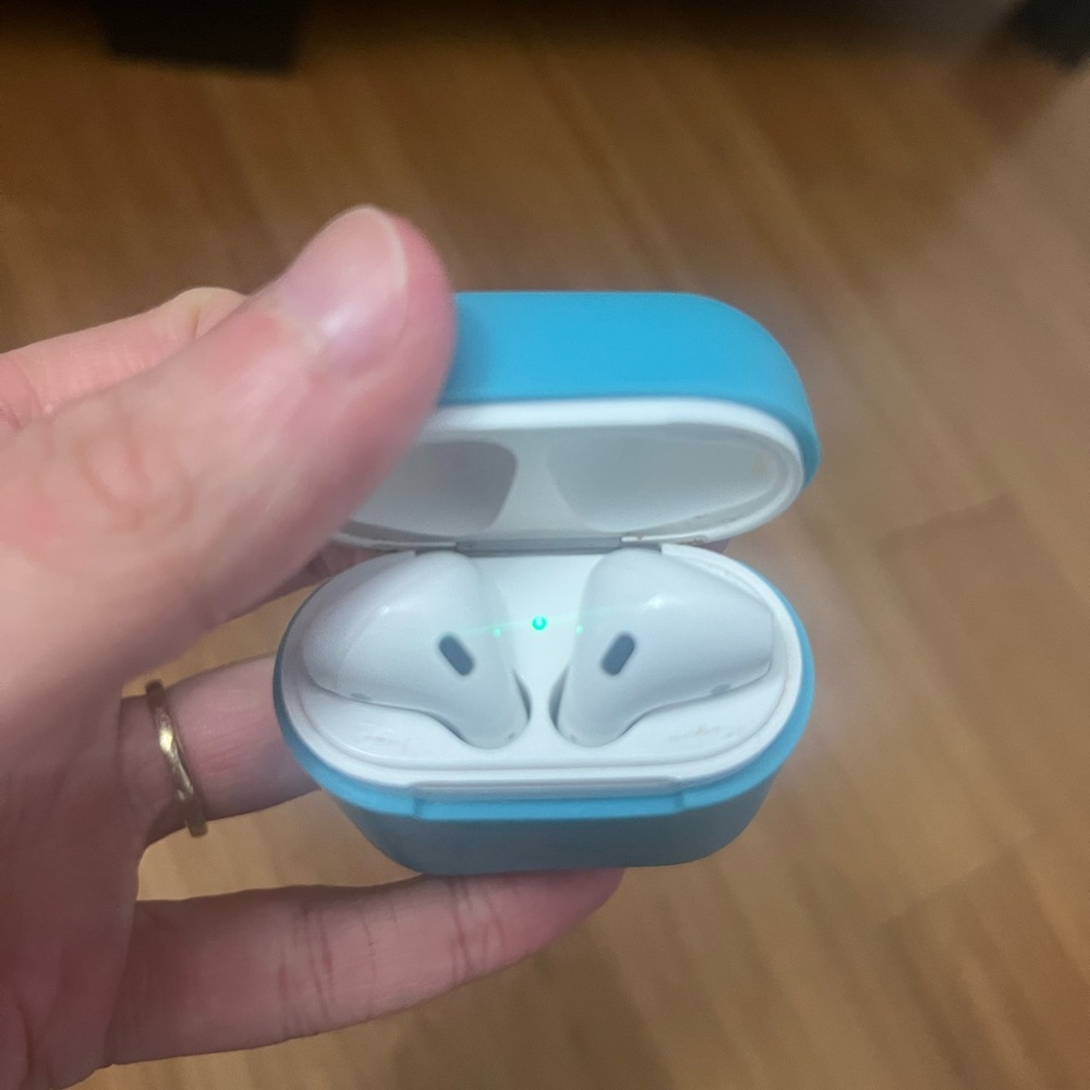 Apple AirPods 2nd Generation